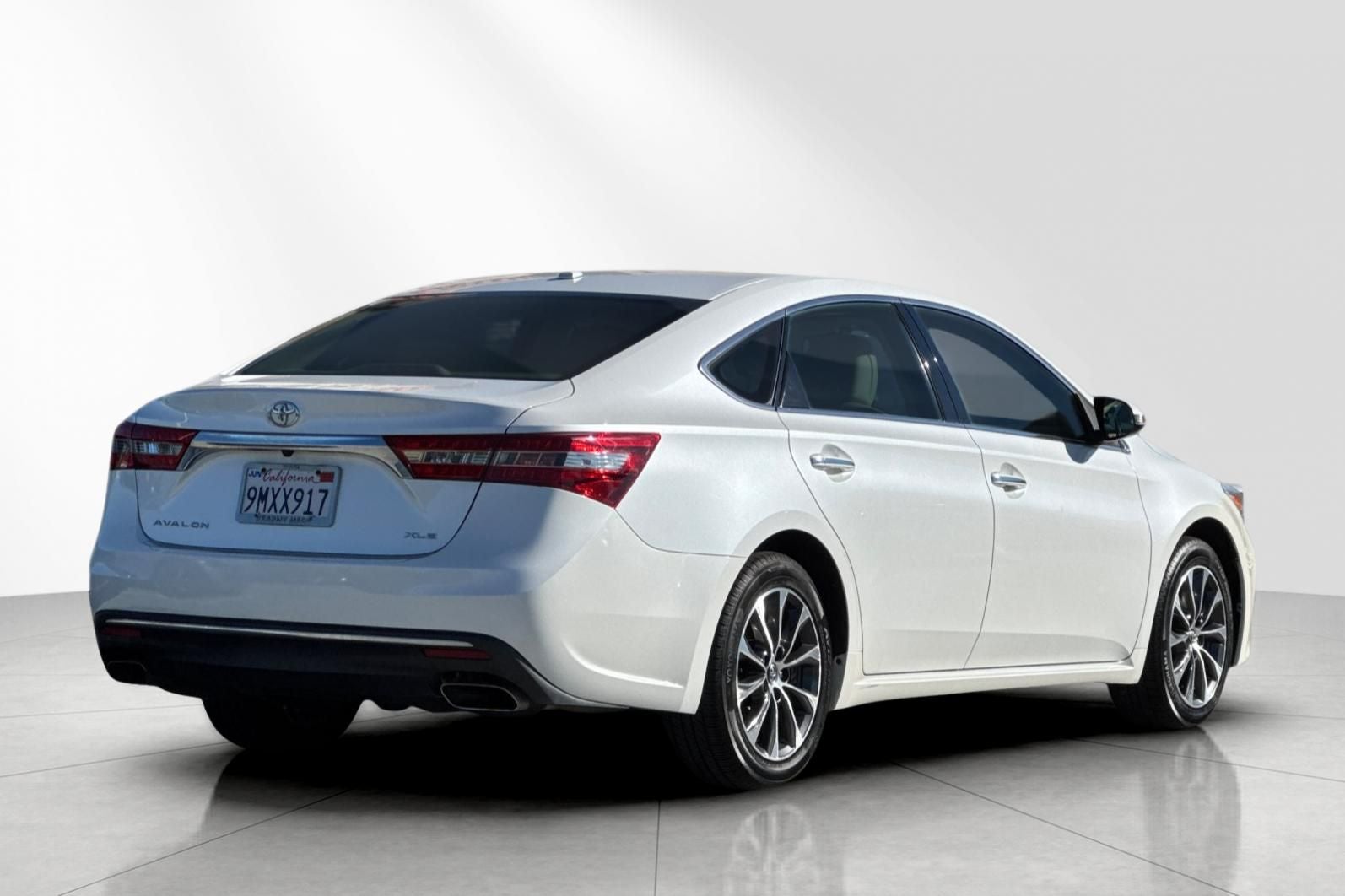 2016 Toyota Avalon XLE Plus