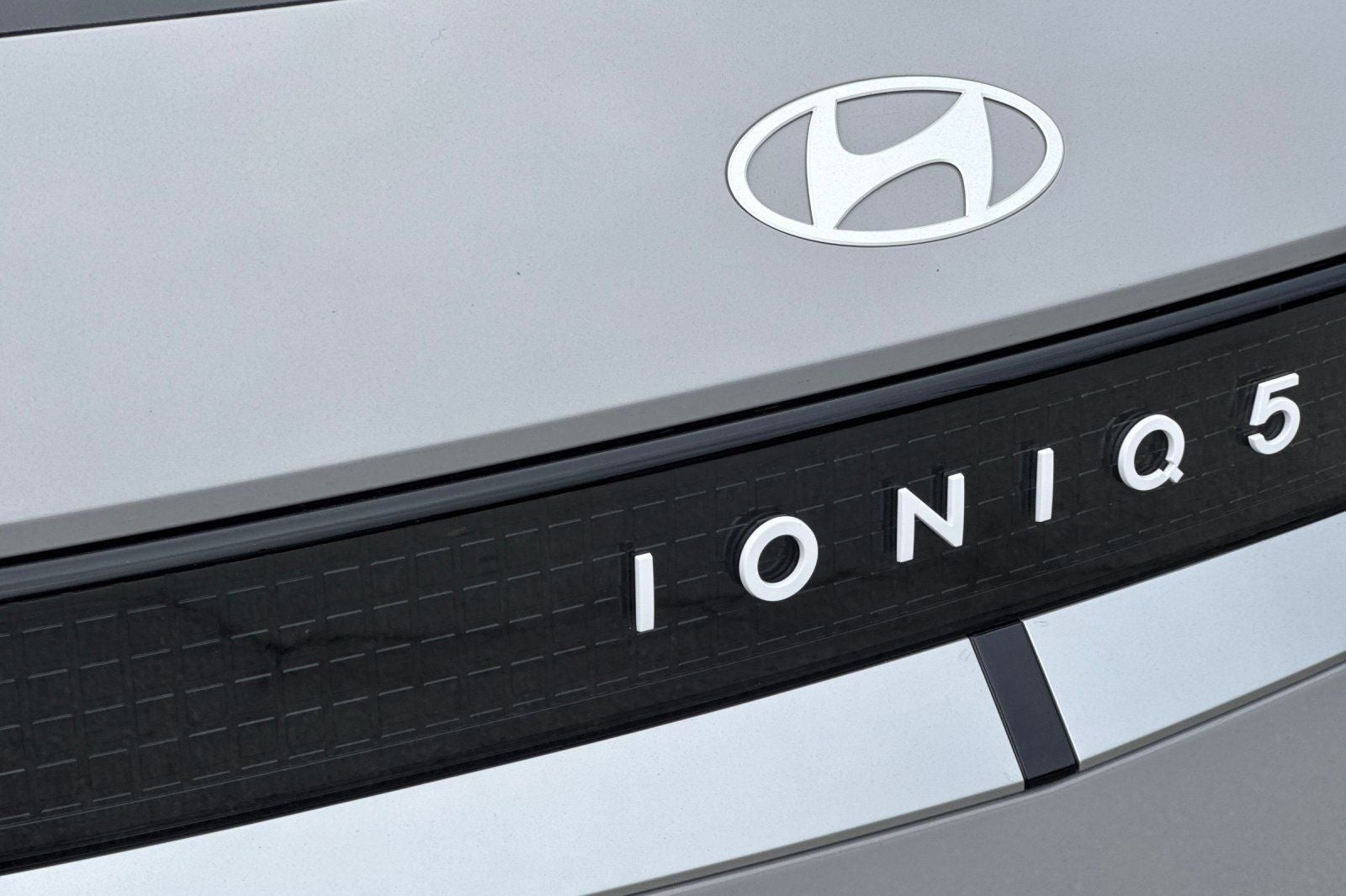 2026 Hyundai IONIQ 5 SE
