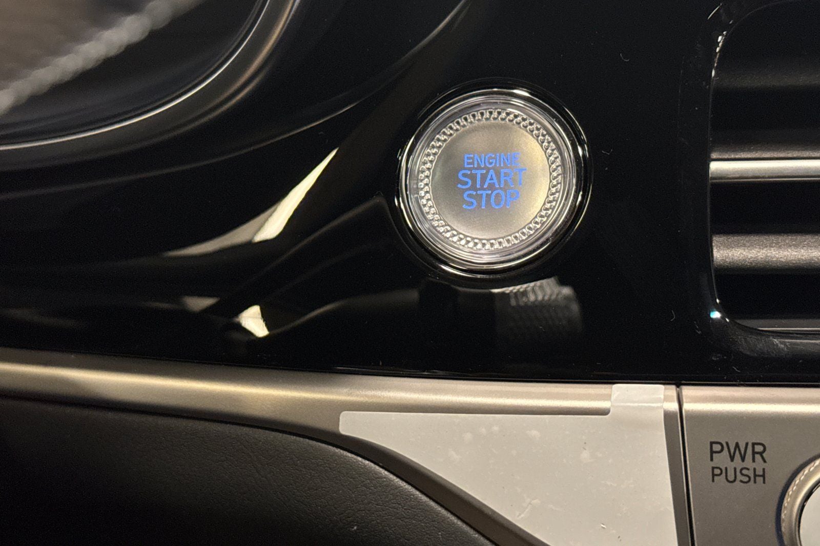 2025 Genesis G70 3.3T Sport Prestige